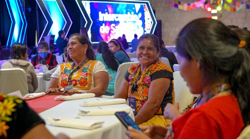 «Intercambio de Saberes», iniciativa que integra a parteras tradicionales en la prevención de embarazos adolescentes en Oaxaca